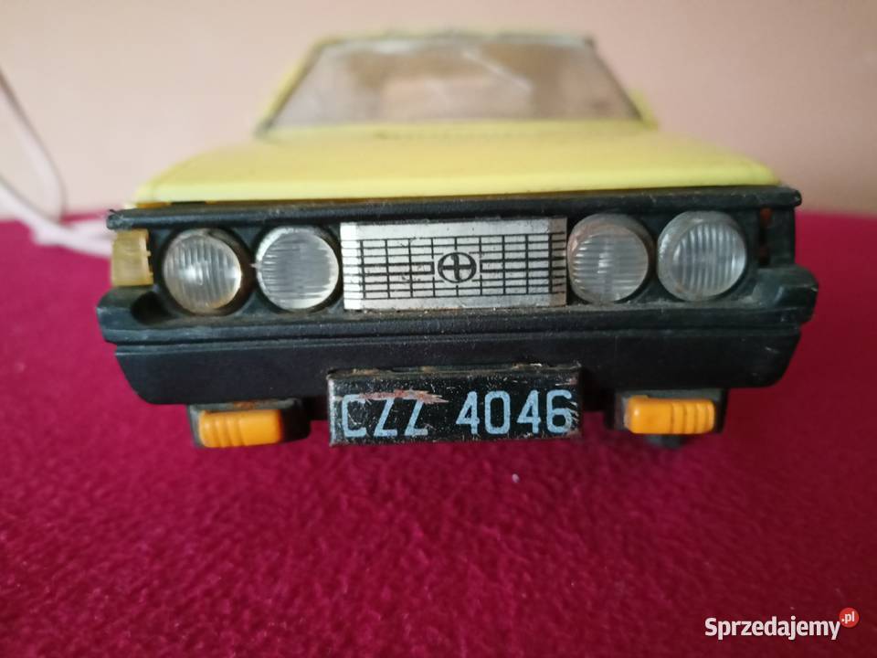 Zabawka PRL Polonez na kabel Rzeszów sprzedam