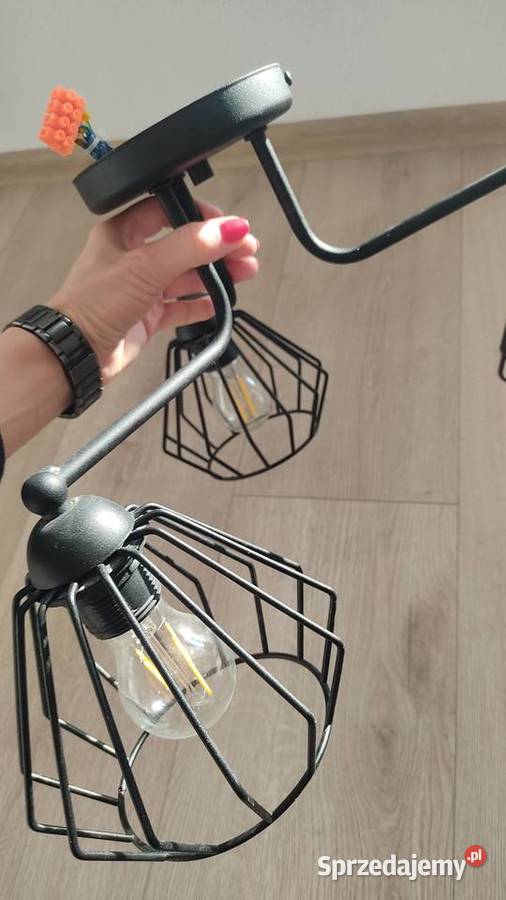 Ozdobna lampa sufitowa czarna stylowa
