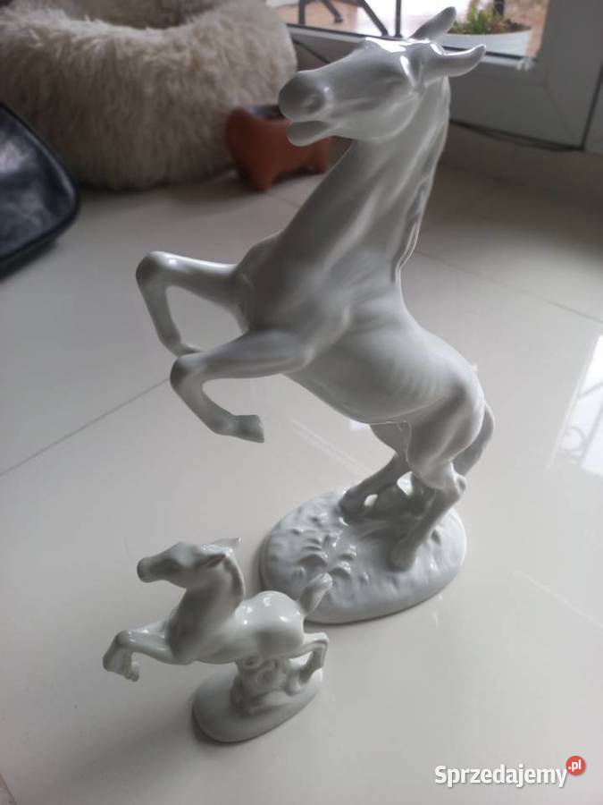 Figurka porcelanowa Koń Lippensdorf