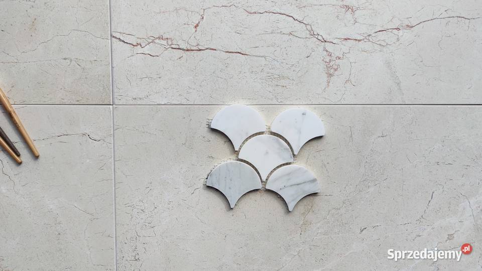 Płytki marmurowe CREMA MARFIL 305x61x1 poler i