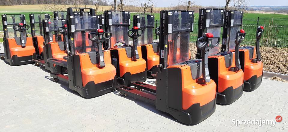 Paletowy wózek elektryk z masztem mała BT Celiny