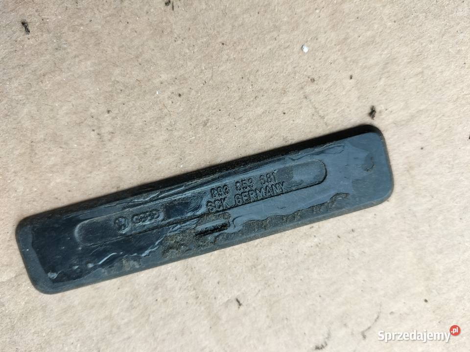 ZNACZEK EMBLEMAT NAPIS KONSOLI AUDI 80 osobowe Kamień-Kolonia