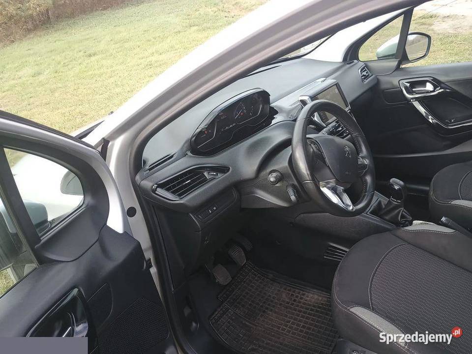 Peugeot 208 BlueHDi 100 StopStart Allure 99 1560cm3