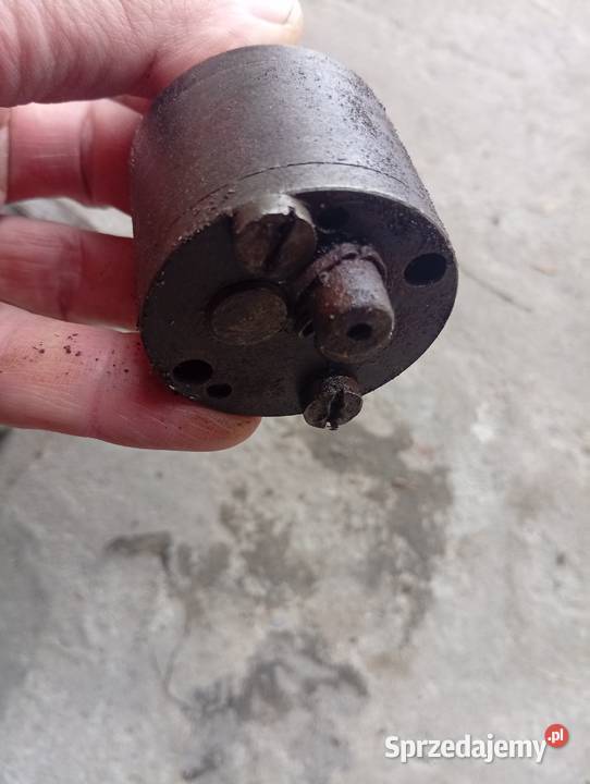 Junak M07 5758r pompa oleju z zaworkiem Wojsławice