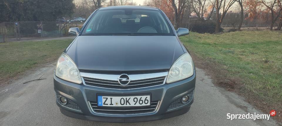 Opel Astra H 16 16v5 drzwiklimasuper stan z Krosno