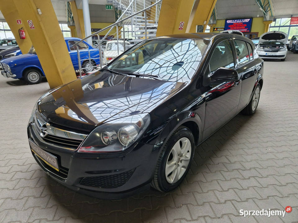 Opel Astra 201112 opis W podanej ROCZNA sprzedam