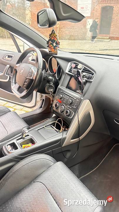 Citroen 16 DS4 2013 biała perła półautomat Rok produkcji 2013 Wschowa