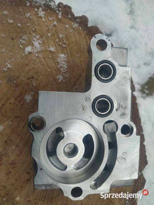Górna podstawa pompy Tuff Torq K574 Hydrostatic Borki