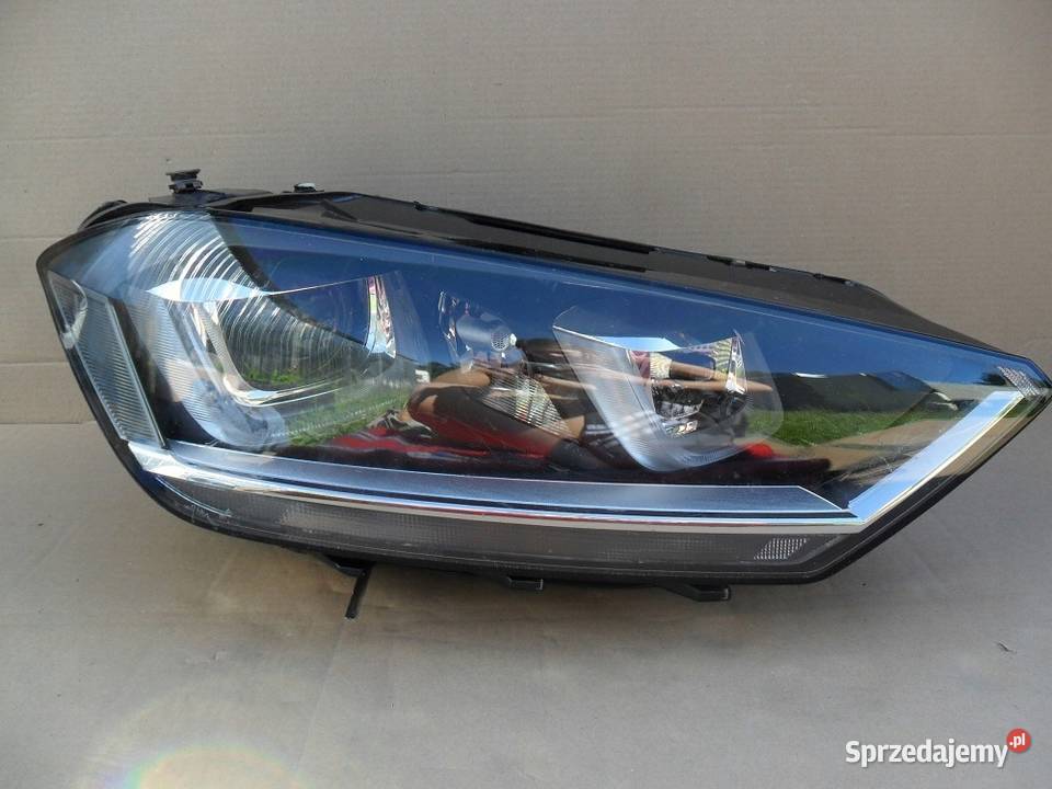 VW Volkswagen Sportsvan Lampa przód prawa xenon Nowy Tomyśl sprzedam