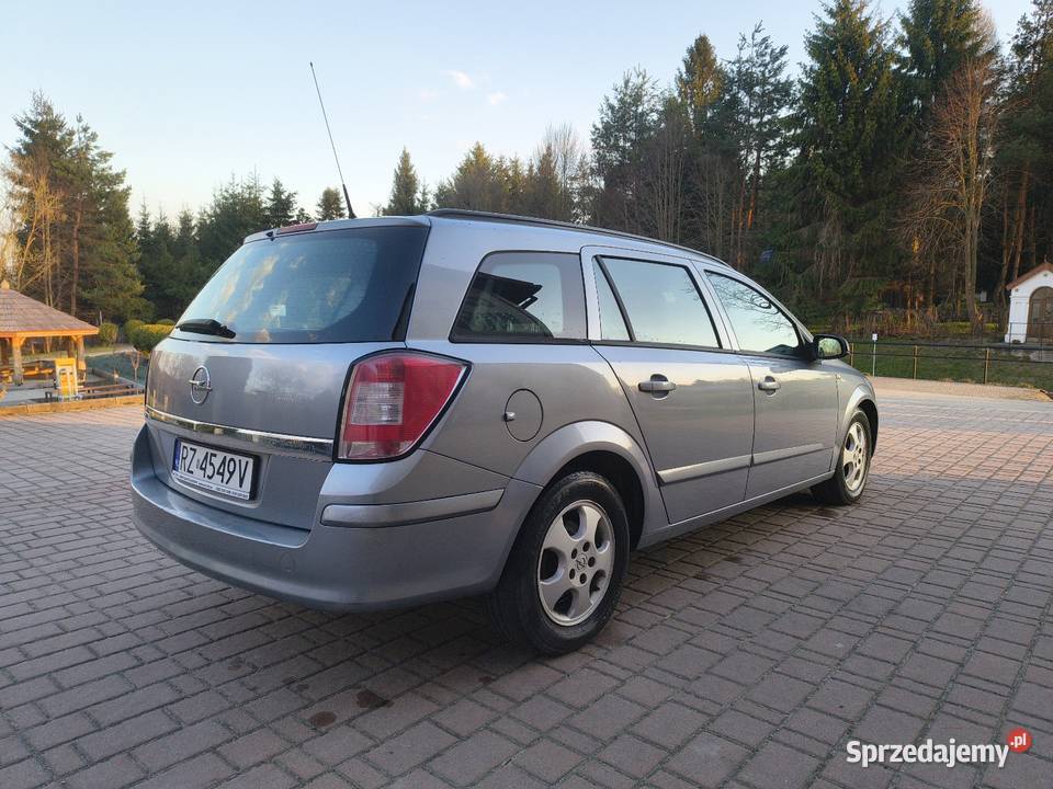 Opel Astra H 16 LPG 2009 nieuszkodzony Bistuszowa
