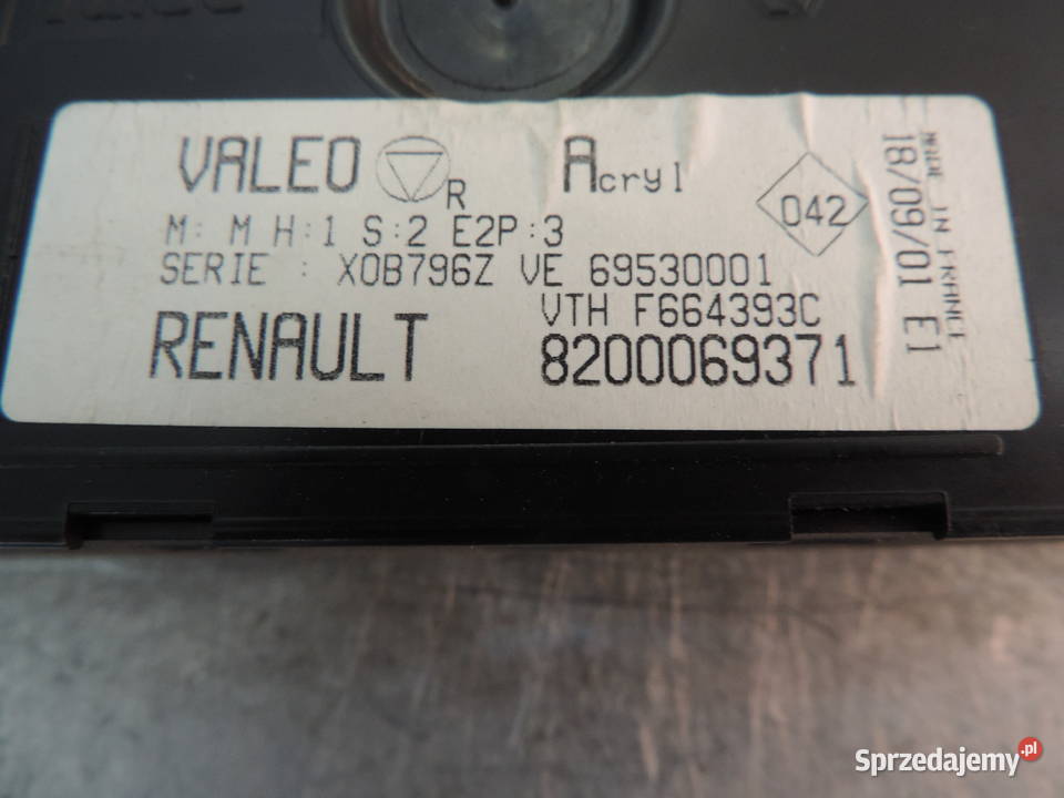 RENAULT CLIO II FL PANEL NAWIEWU 8200069371 Rok produkcji 2002 Nowy Sącz