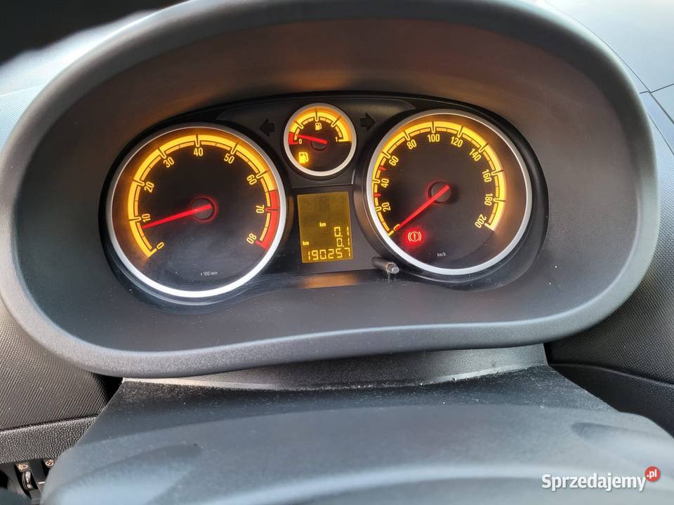 Opel Corsa D 14 benzyna 90 2010r IGŁA Tomaszów Mazowiecki