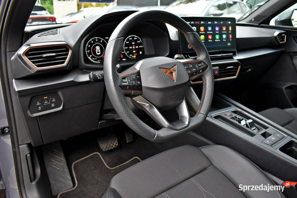 Cupra Leon Bezwypadkowy Salon Polska Serwis ASO kamera cofania łódzkie Łódź