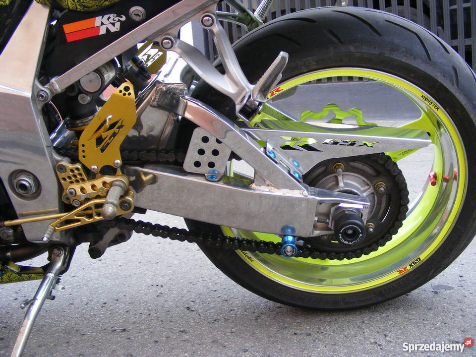 Suzuki gsxr 1000 streetfighter
