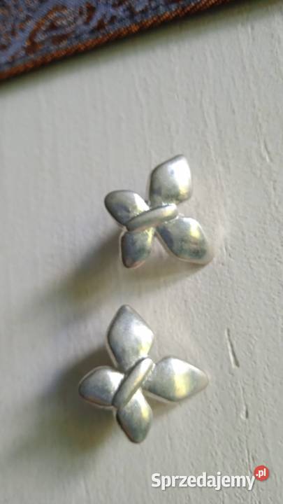 DWIE POSREBRZANE PRZEWIESZKI MOTYLE Piła sprzedam