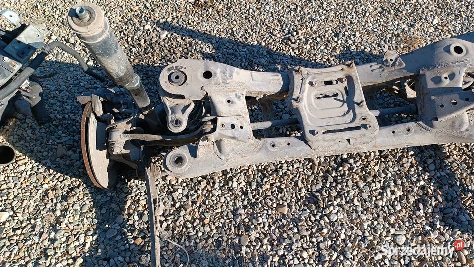 Belka zawieszenia tył oś tylna Toyota Avensis Radłów