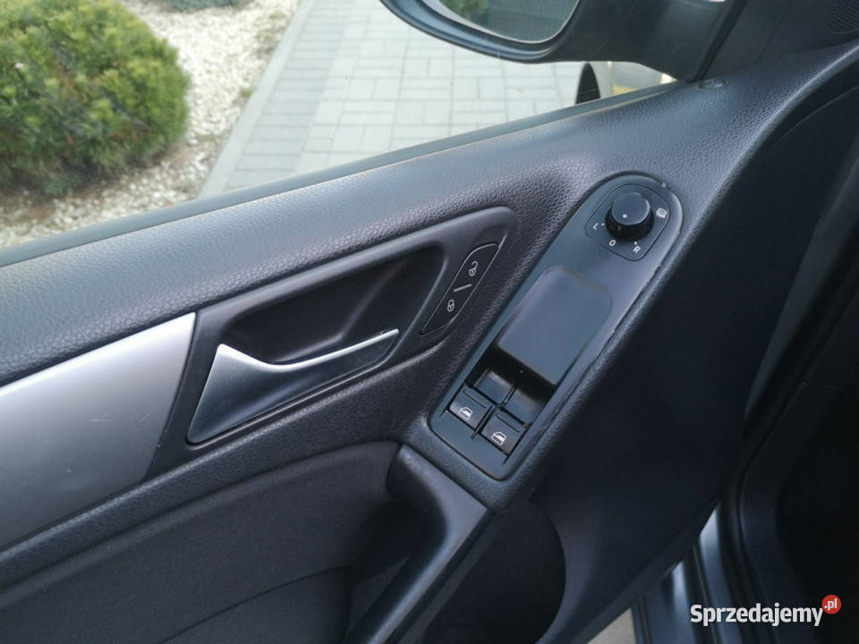 Volkswagen Golf 12 TSI 105 Klimatyacja Isofix lakier metallic Strzegom