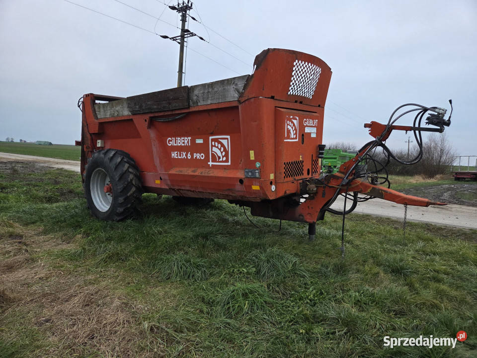 Rozrzutnik obornika GILIBERT HELIX 6 PRO 8 m3 uszkodzony Chmielew
