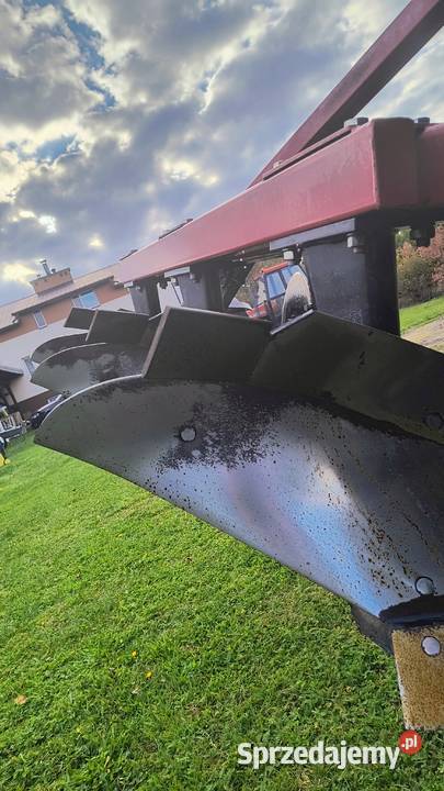 Pług trzyskibowy Pługi Malawa