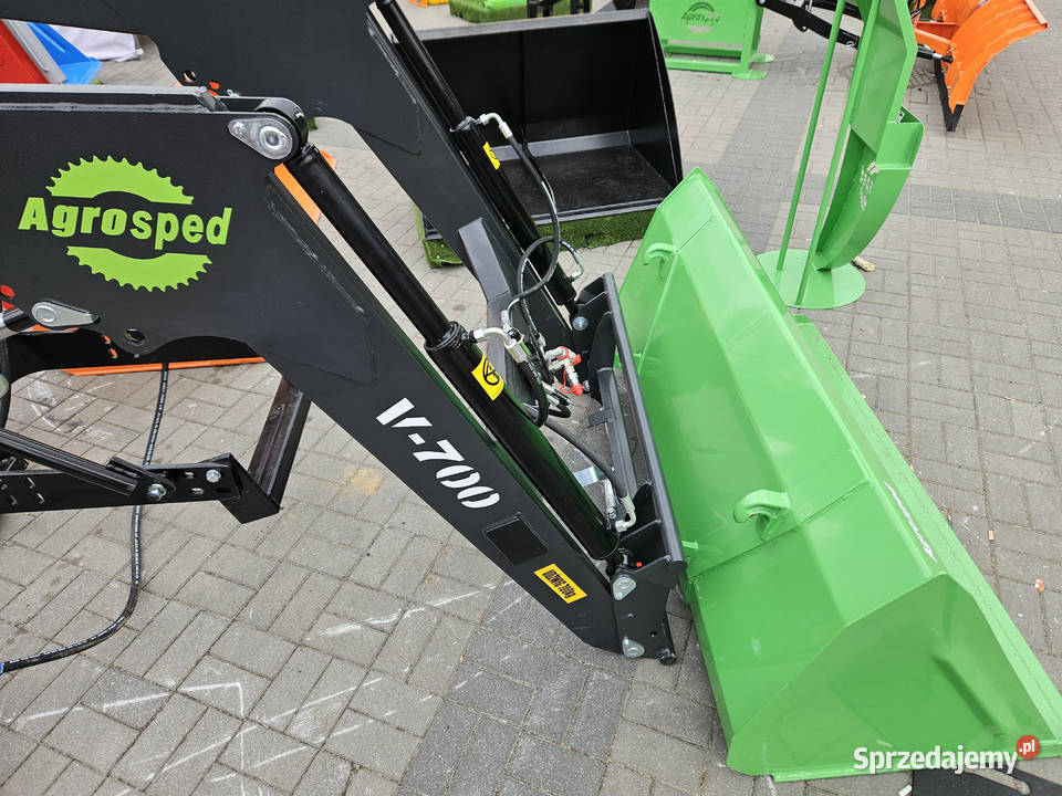 ŁADOWACZE czołowe METAL TECHniK TYTAN case JOHN