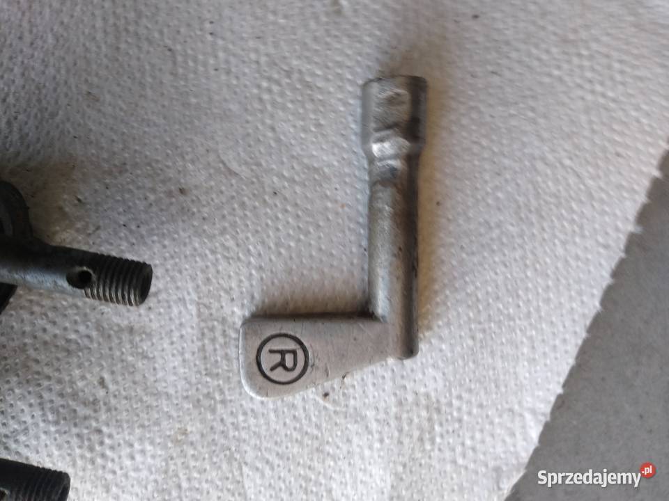 SHL komar WSK kraniki SW9 pozostałość prl Kruszwica