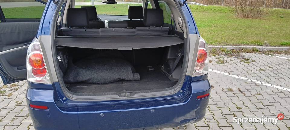 Toyota Corolla Verso 7 osobowa GAZ długie opłaty 215000km Ostrowiec Świętokrzyski