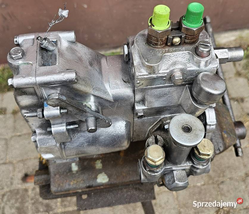 Sprzedam pompę wtryskową do Ursusa C330 Mokra Prawa sprzedam