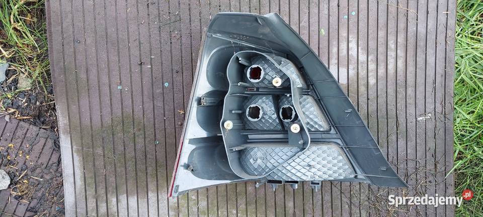 Honda Civic 5D lift 2004 2005 lampa tylna prawa Byków