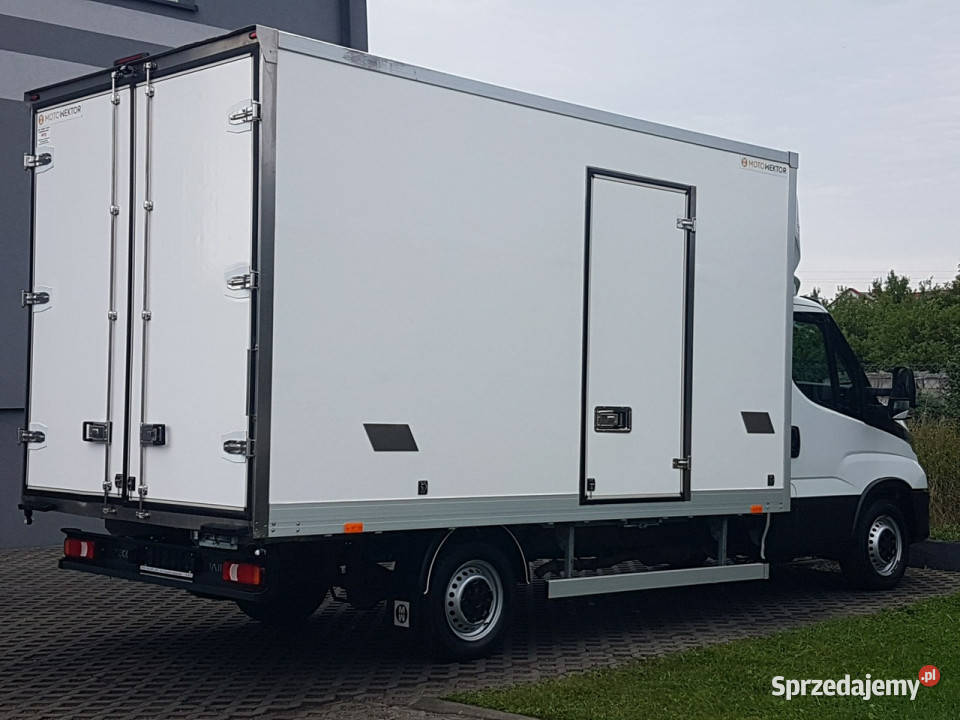 Iveco Daily KONTENER 8EP KLIMA 423x224x225 30160 bluetooth Poręba