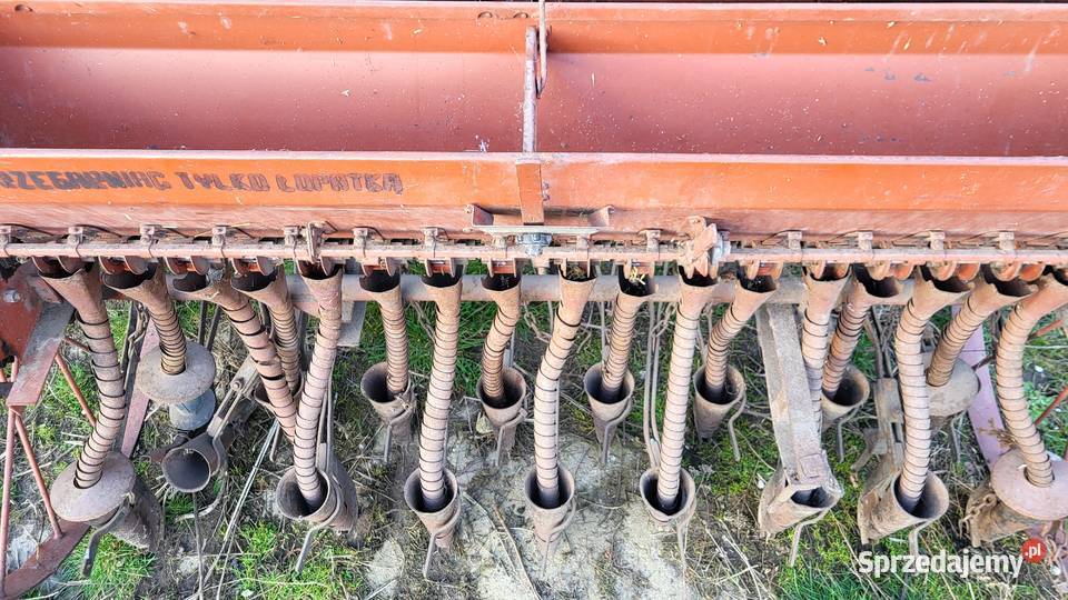 Siewnik konny z zaczepem do ciągnika 17lejowy Kleszczów
