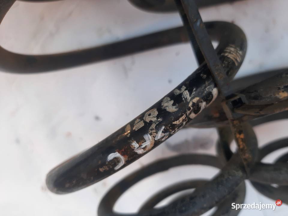 Opel Corsa C 17 DTI komplet sprężyn tylnych Ksawerów