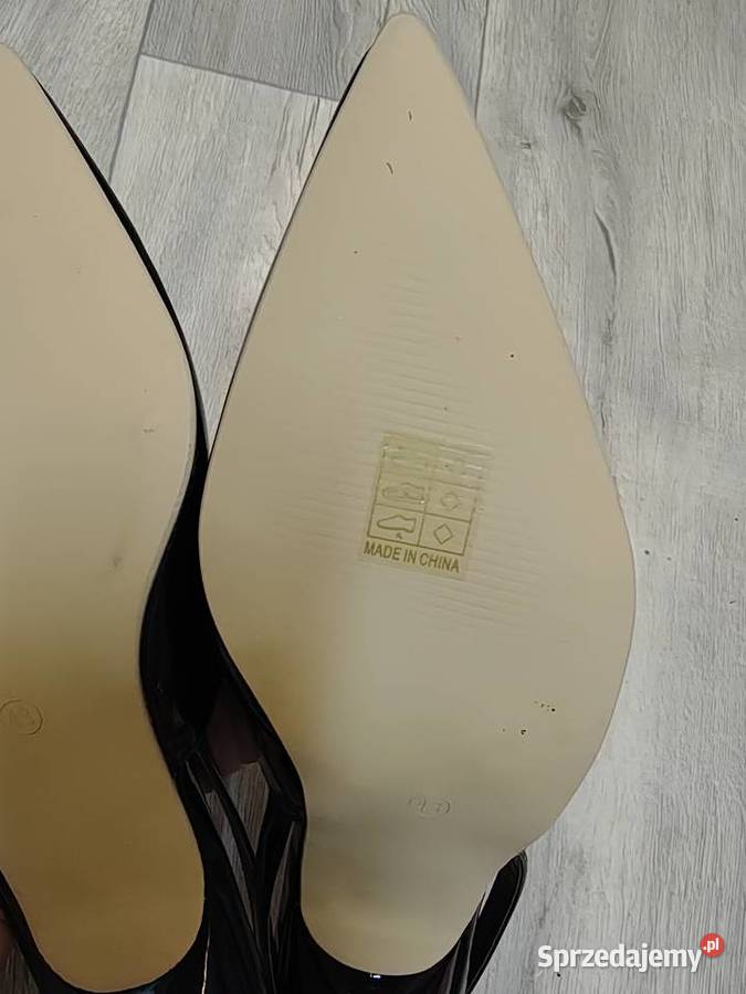 4243 Czarne niskie czółenka wieczorowe z odkrytą 27.5cm Czółenka