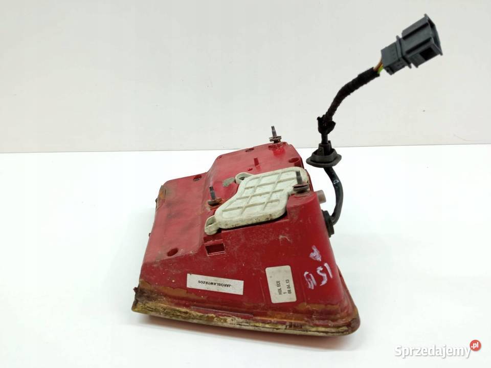 LAMPA TYŁ W KLAPĘ PRAWA 4E0945094H Audi A8 II