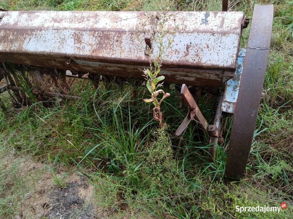 Jakiś siewnik Siewniki i sadzarki