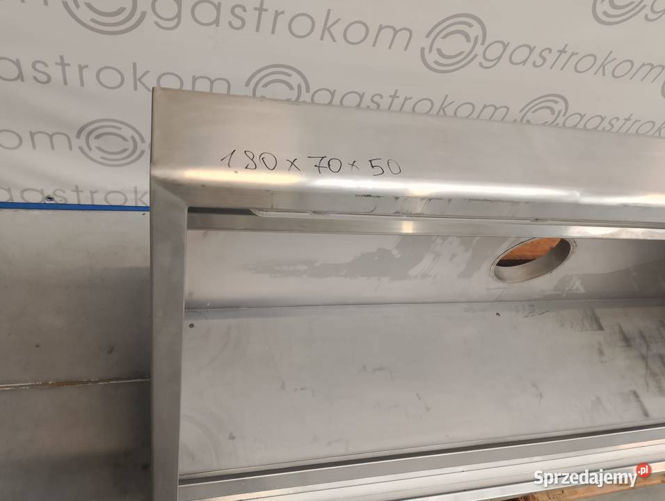 Okap przyścienny z oświetleniem 180x70x50 bez