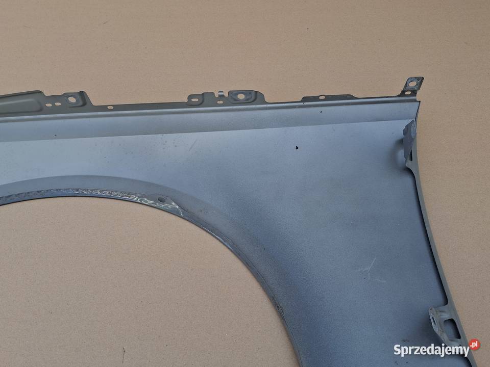 AUDI A4 B9 LIFT BŁOTNIK PRAWY PRZÓD ORYGINAŁ Bieleń