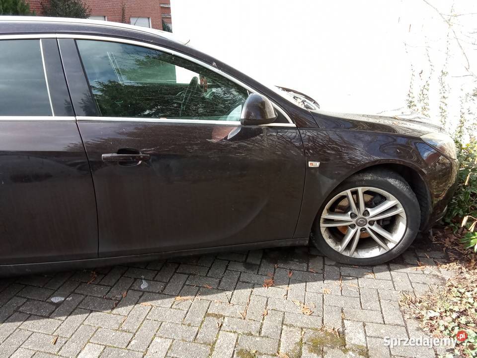 Sprzedam Insignia z uszkodzonym silnikiem nawigacja Legnica
