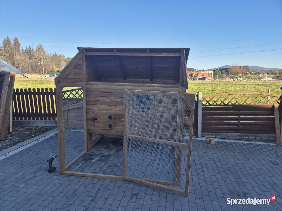 Kurnik kur z wolierą Zwierzęta Jordanów