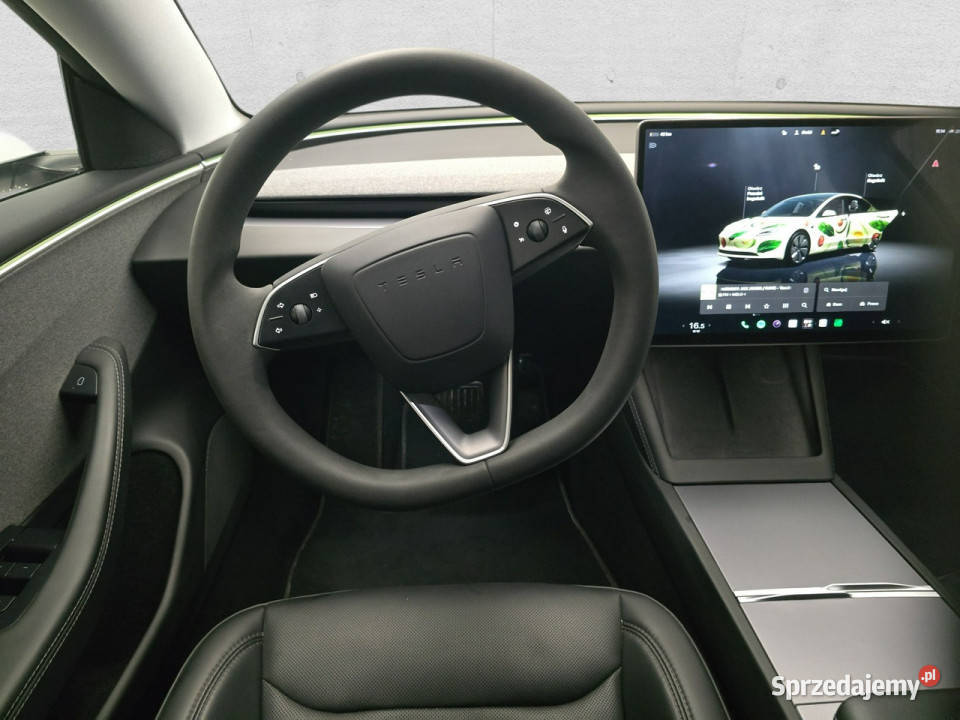 Tesla Model 3 Komorniki