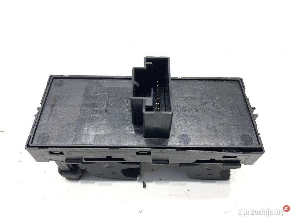 PRZEŁĄCZNIK SZYB VW PASSAT B8 5G0959857E