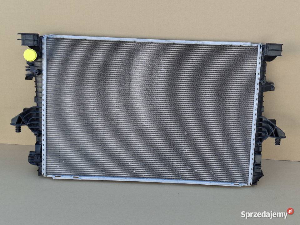 VW T6 TRANSPORTER MULTIVAN CHŁODNICA CIECZY WODY Bieleń