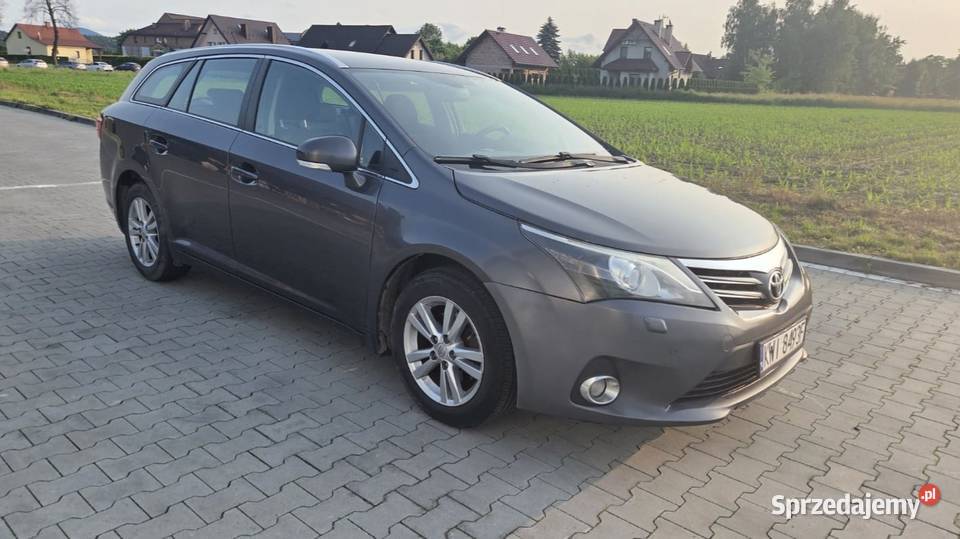 Tanio Toyota Avensis 2 D4D 2013r małopolskie Wieliczka