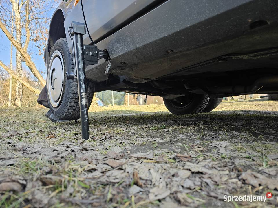 Mercedes 190 Wąchock