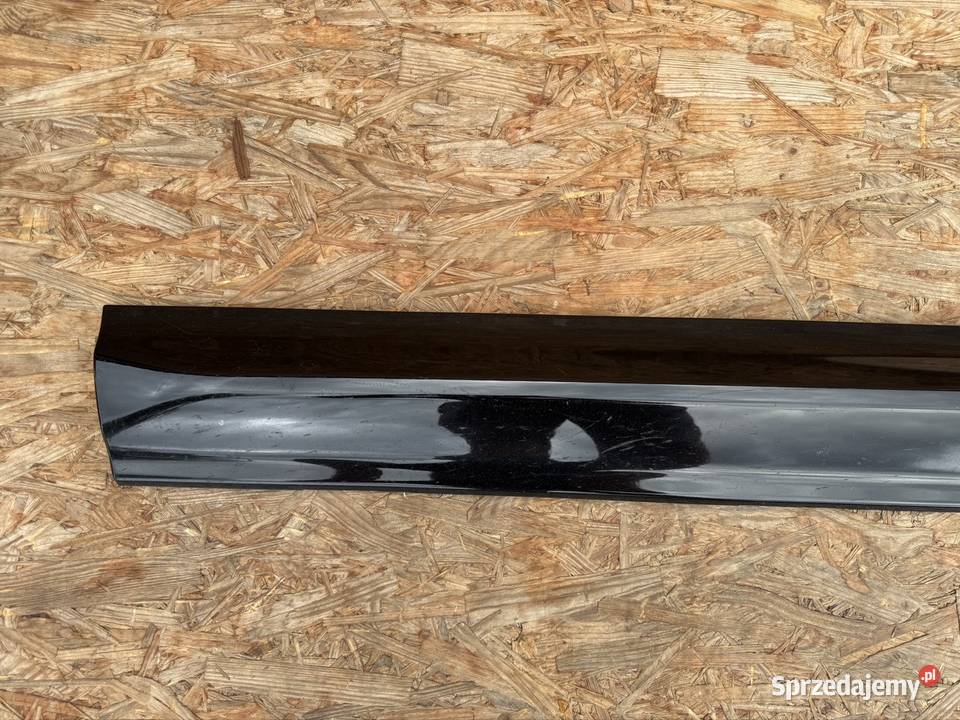 Listwa drzwi przód lewa LH Volvo xc60 II 2 17