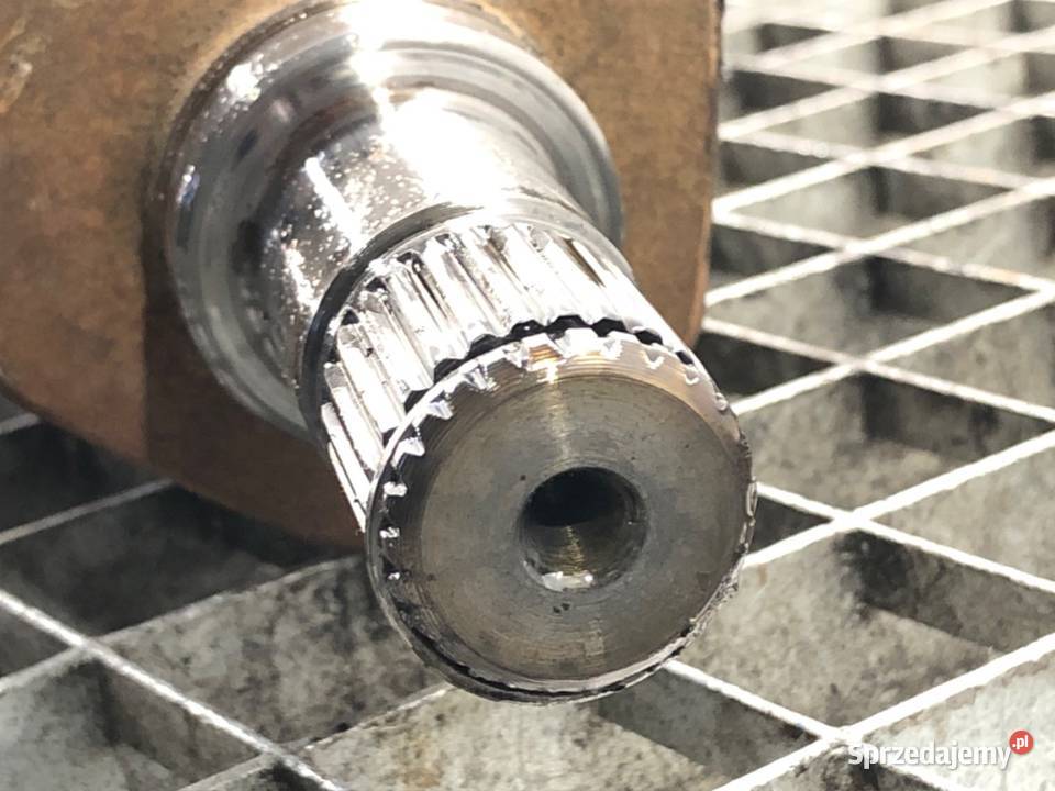 PÓŁOŚ LEWY PRZÓD FORD FOCUS III 16 150 PRZEGUB sprzedam