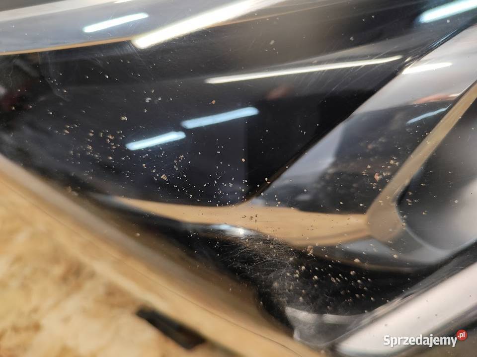 Lampa Prawy Przód Toyota Yaris III Lift Pleszew