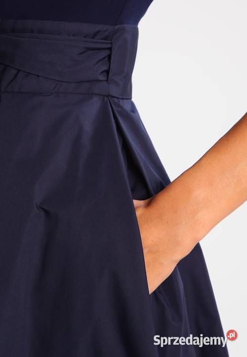 Sukienka wieczorowa balowa z kolekcji Ralph Rybnik