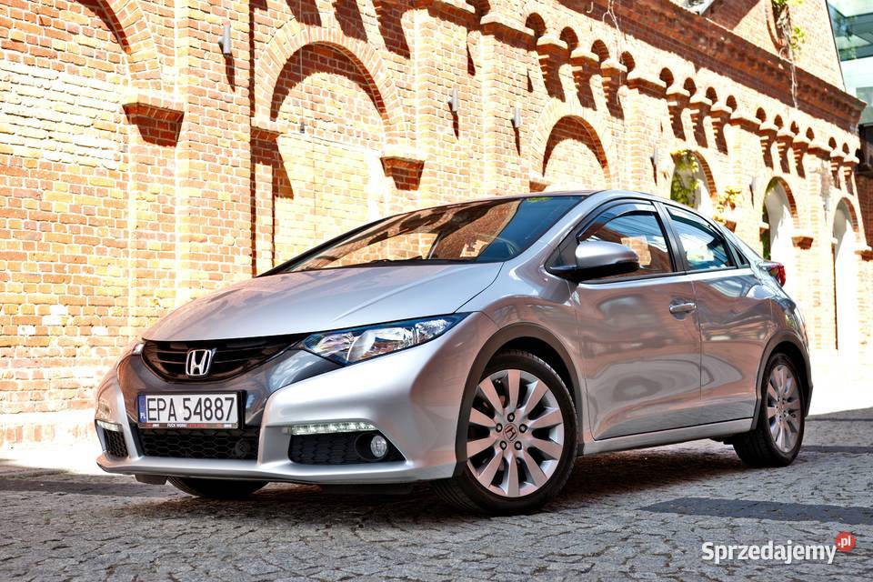 Honda Civic IX 18 vtec 142 konie 2012 Zadbany i światła do jazdy dziennej Pabianice