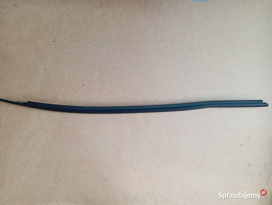 TOYOTA YARIS II LISTWA ZGARNIAJĄCA SZYBY PRAWY sprzedam