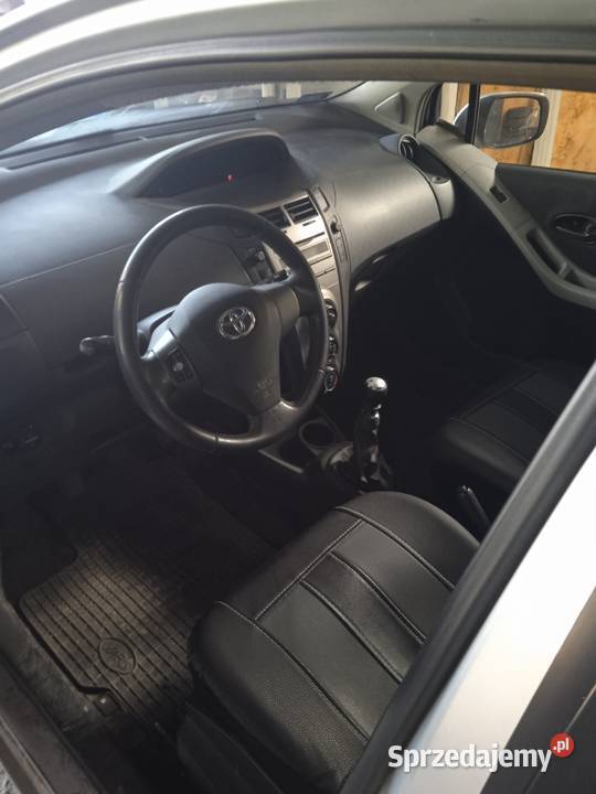 Toyota yaris 13 6 biegów lpg Salon 260000km Żywiec sprzedam